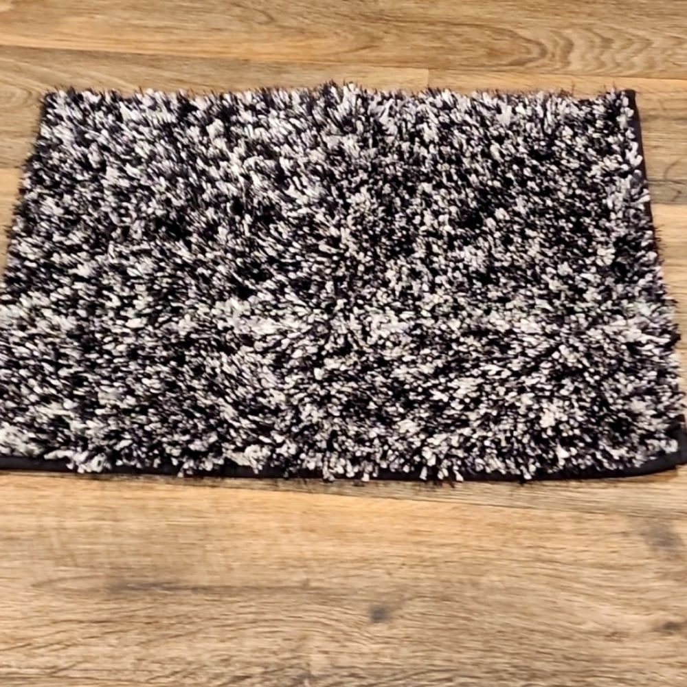 At Home Timbre Caviar Area Rug - Picture 4 of 9